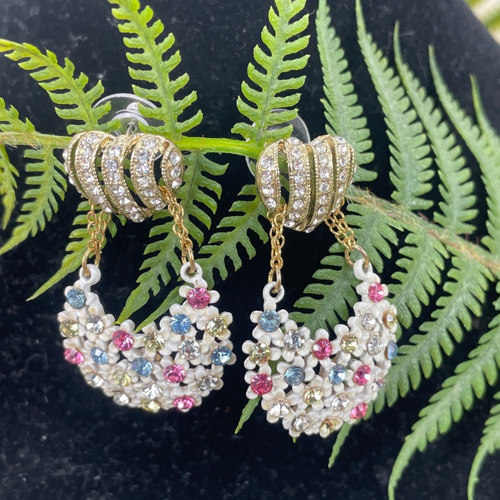 ⭐️Adorned Crown rhinestone heart post earrings